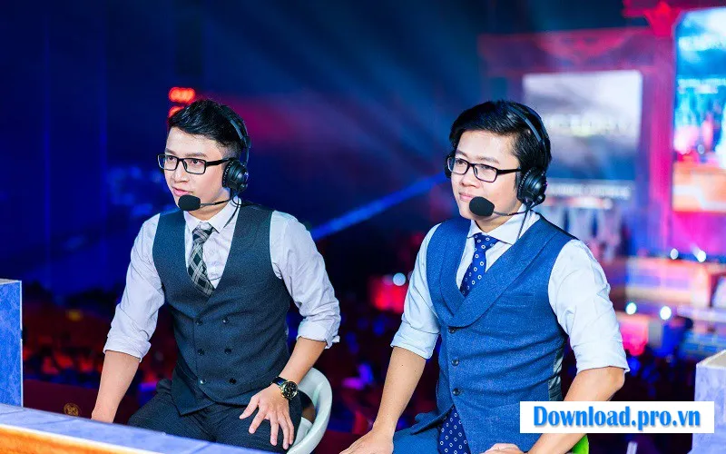 Làm bình luận viên