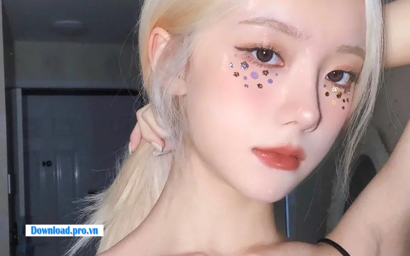 Filter Bow Makeup style Douyin với son bóng cực slay